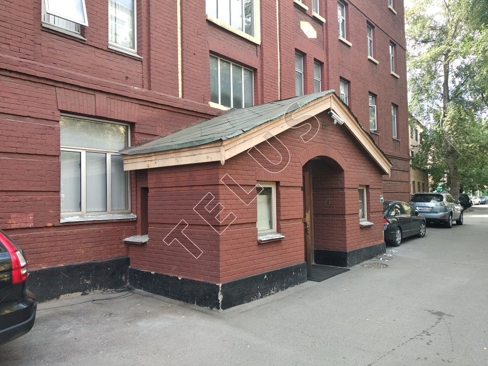 На продажу предлагается автономная часть отдельно стоящего здания в районе станции метро Белорусская.