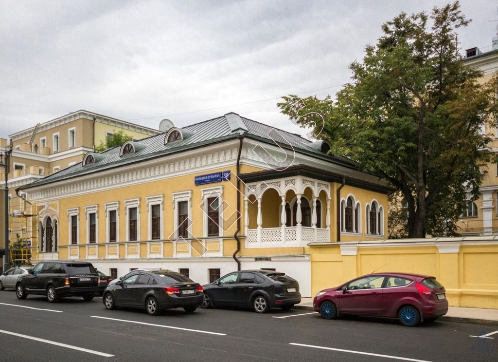 На продажу предлагается особняк в самом центре Москвы, в историческом центре горо...