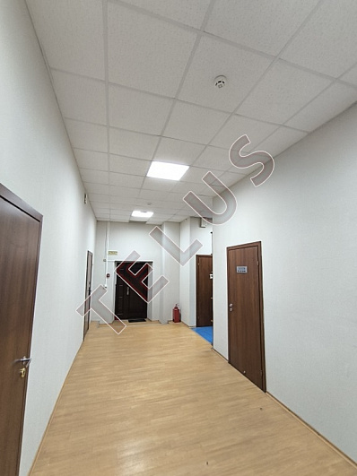Здание в центре, ID объекта 7969 - 9