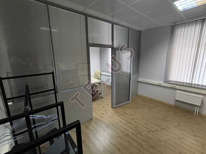 Здание в центре, ID объекта 8126 - 16