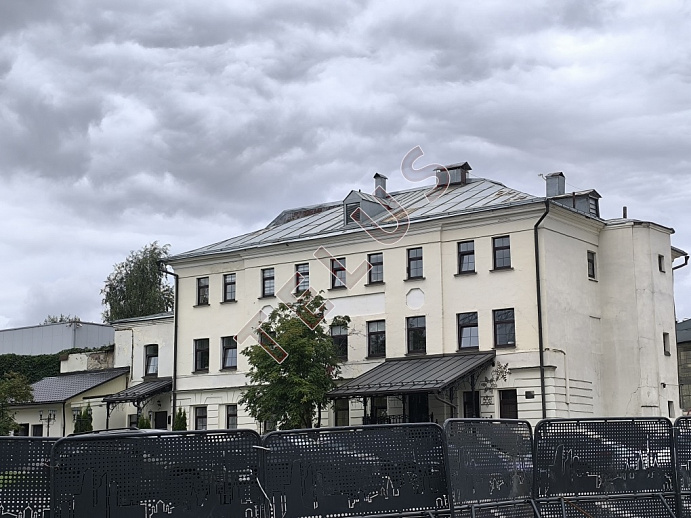 Здание в центре, ID объекта 8436 - 8