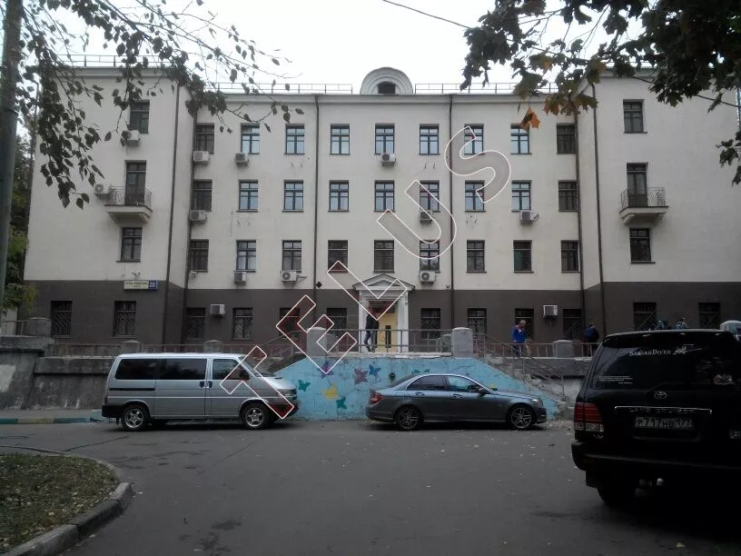 На продажу предлагается отдельно стоящее здание в пешей доступности от станции метро Кожуховская. Высота потолков 3.7-4 метра. Евро ремонт, железобето...